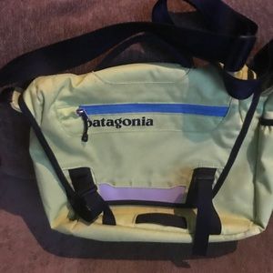 Patagonia shoulder bag. 12”X12”
